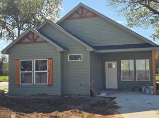 201 W Cherry St, Nocona, TX 76255