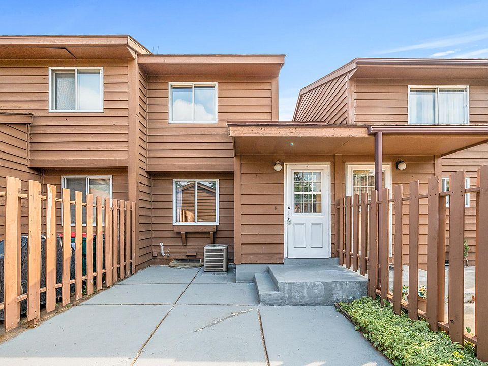 1st image of 2039 9th Ave E
