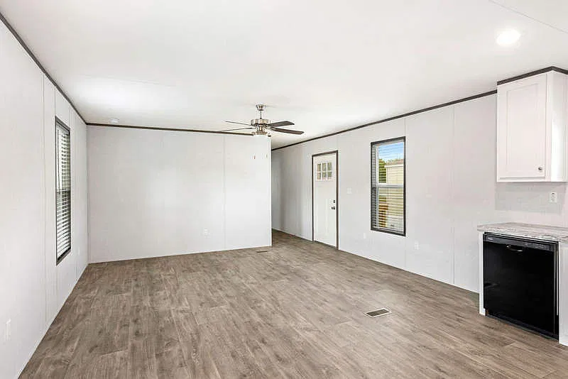 3 bed, 2.0 bath, 1064 sqft, $1,199 — Photo 4