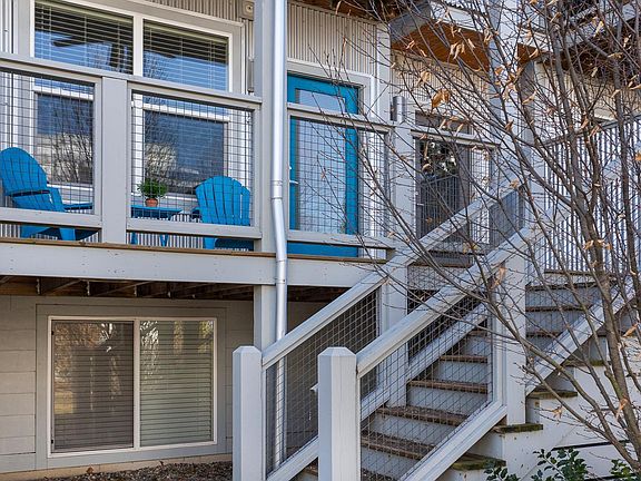 4th image of 2102 Celadon Dr NE