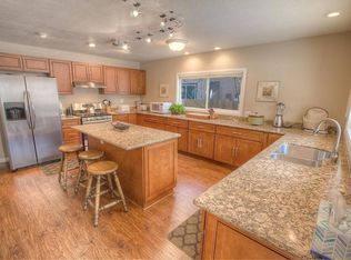 889 Rainbow Dr, South Lake Tahoe, CA 96150