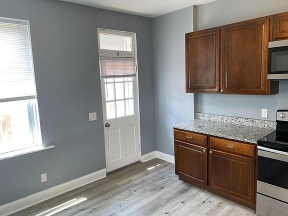 5th image of 3200 Henrietta St #3200