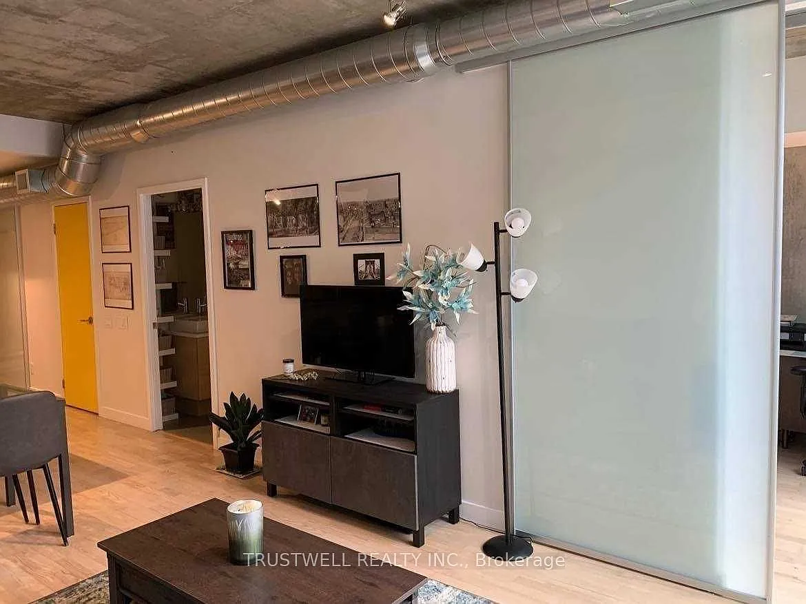 Building Photo - 138 Princess St #1211