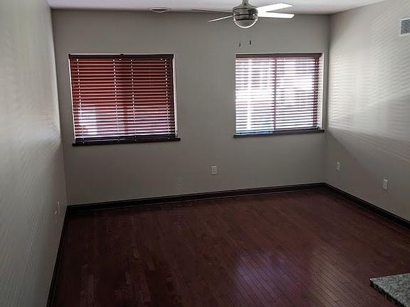 4th image of 326 W Jefferson St Ste 203
