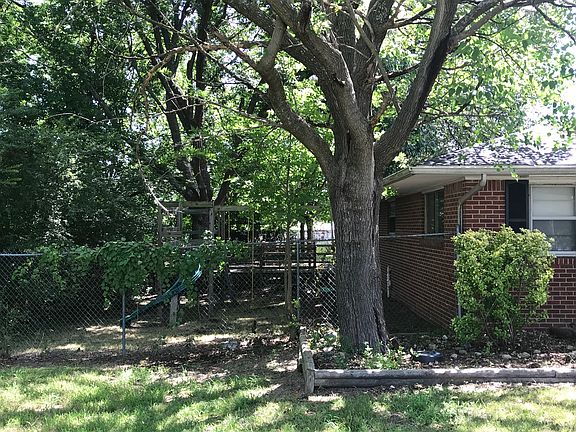 Front yard & north yard 