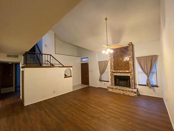 2nd image of 10761 Pleasant Hill Dr