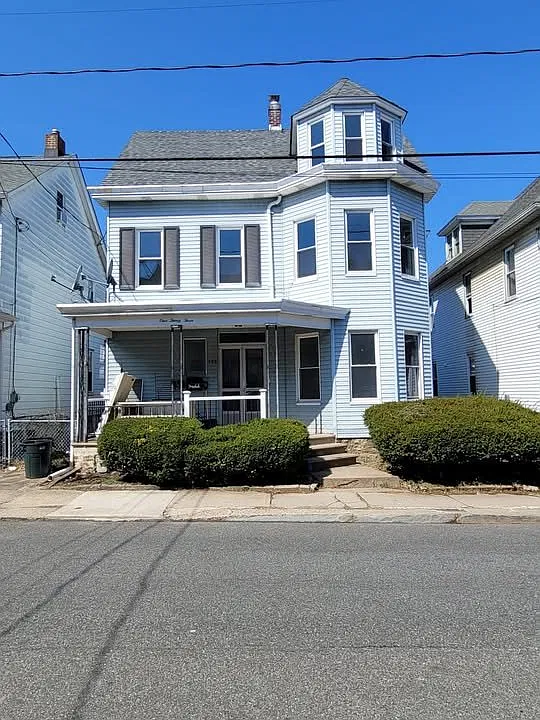 133 Summit Ave #2