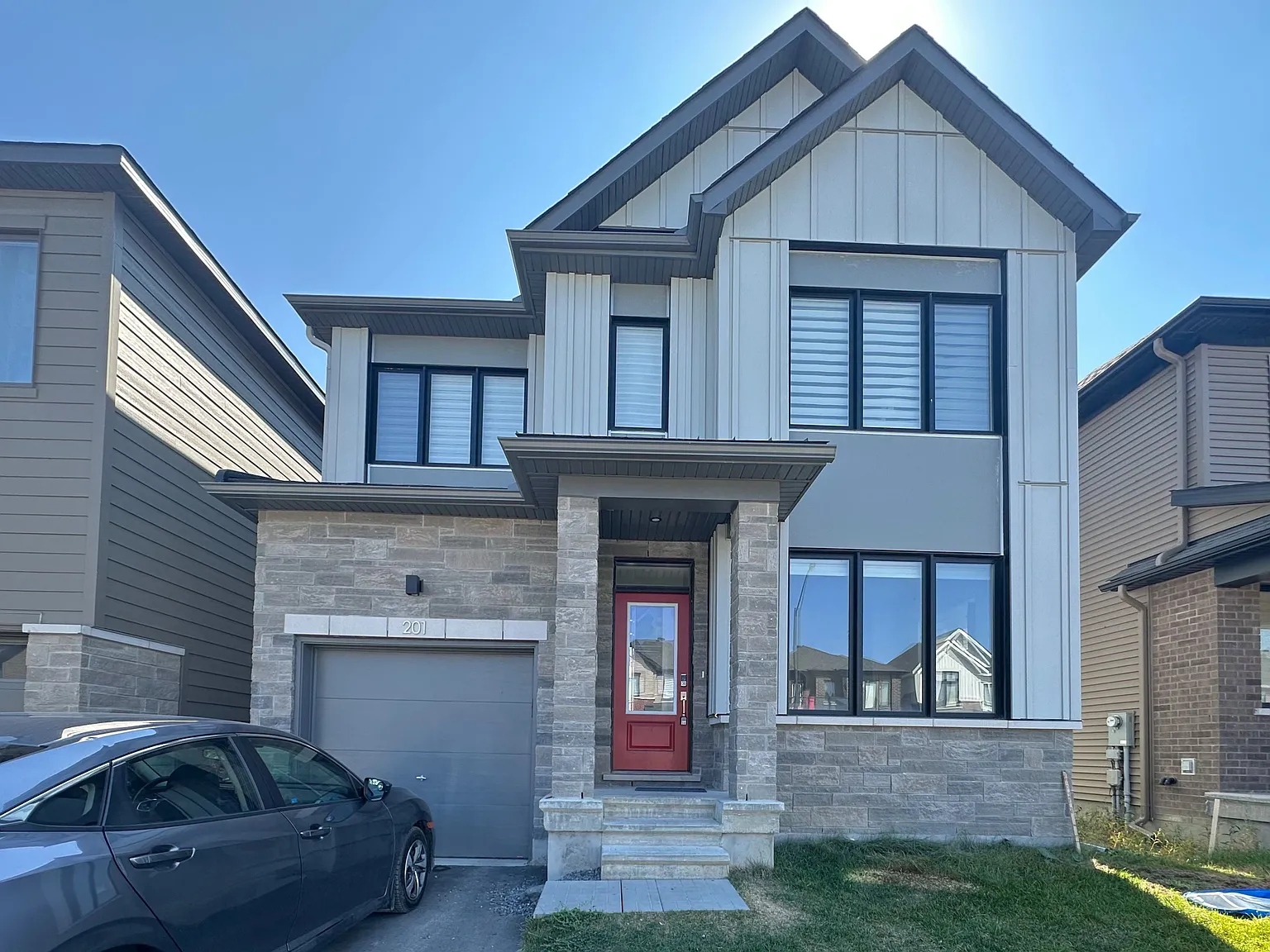 4 bed, $2,950 — Photo 1