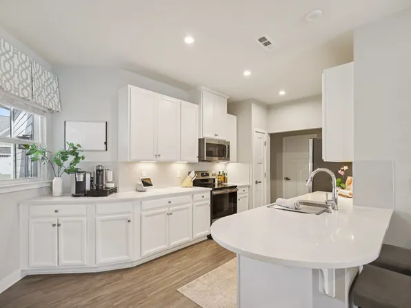 250 S Downs Cir, Goodlettsville, TN 37072