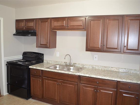 2nd image of 85 Wayside Dr