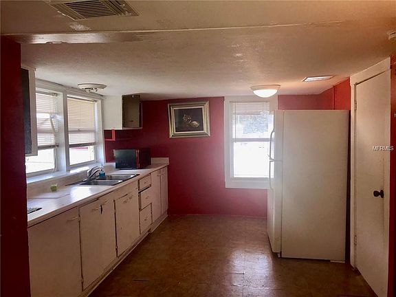 3rd image of 3960 76th Ave