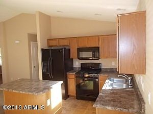 2nd image of 39962 W Thornberry Ln