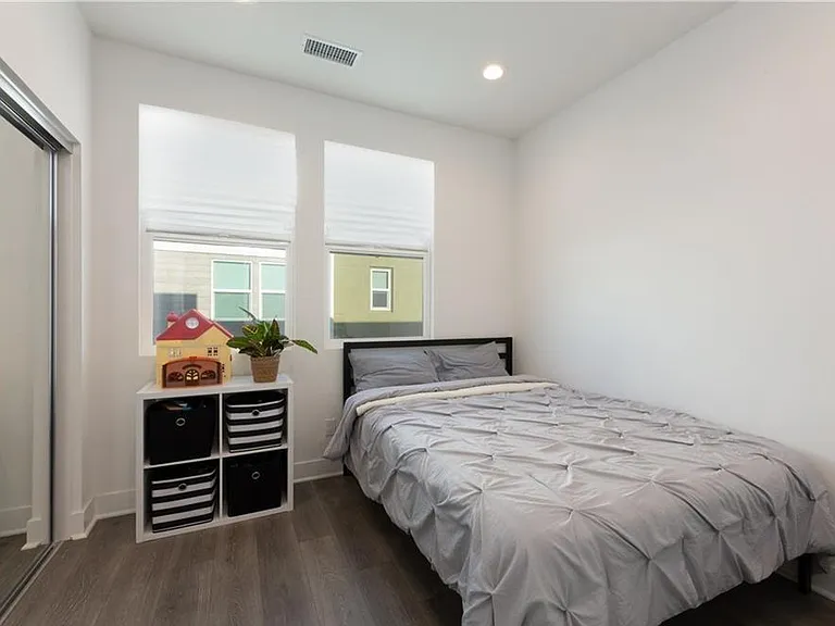 927 E Mason Ln — Photo 19