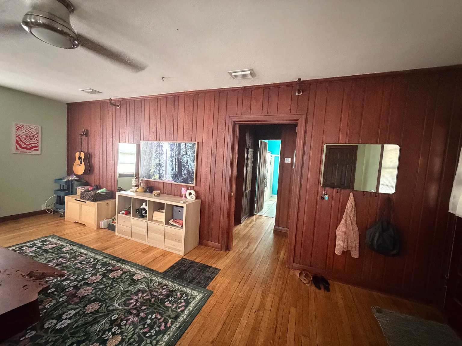 1301 S Albany Ave — Photo 2