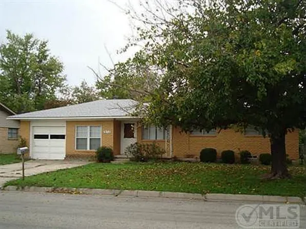 312 Rosedale Dr, Gainesville, TX 76240