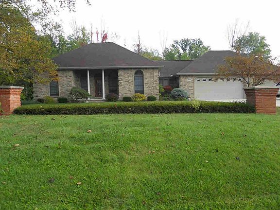 2nd image of 4835 Canterbury Ct