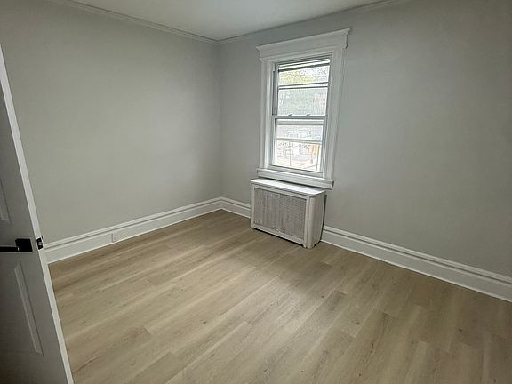 3rd image of 539 Scotland Rd Floor 2