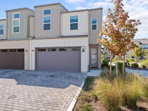 42 Yarrow Way, Santa Rosa, CA 95407