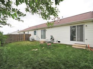 810 Honeytree Dr, Romeoville, IL 60446