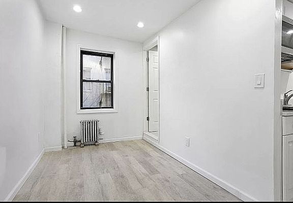 4th image of 121 Mulberry St APT 4R