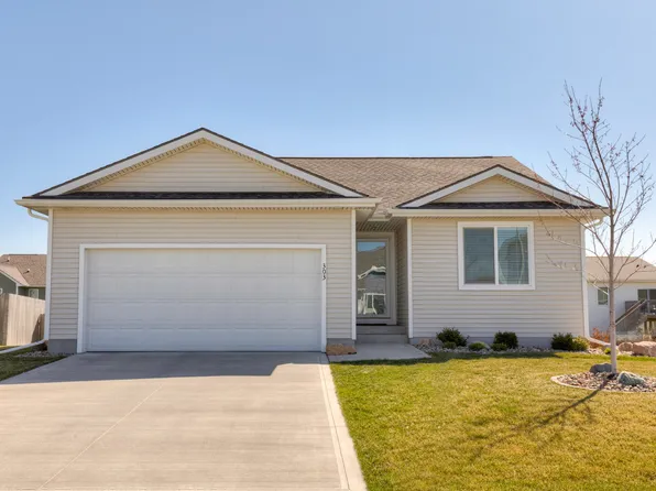 303 NE Monroe Ave, Elkhart, IA 50073