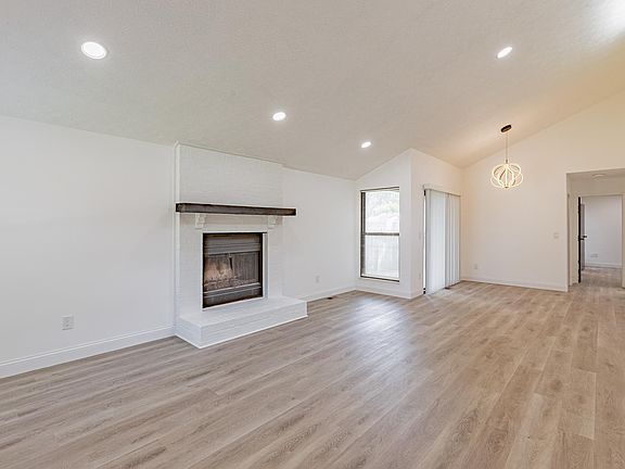 3rd image of 353 Meadowside Ct