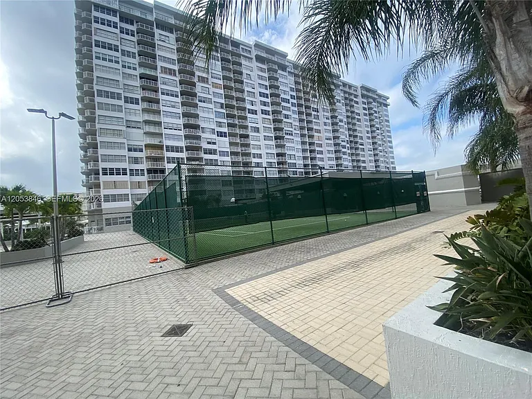 18061 Biscayne Blvd #1902 — Photo 9
