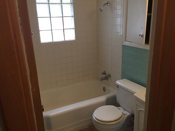 4th image of 2504 N Washington St APT A