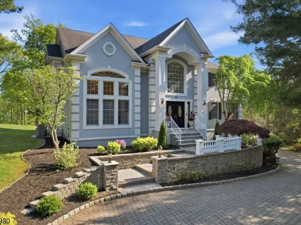 33 Scheurman Ter, Green Brook Twp., NJ 07059