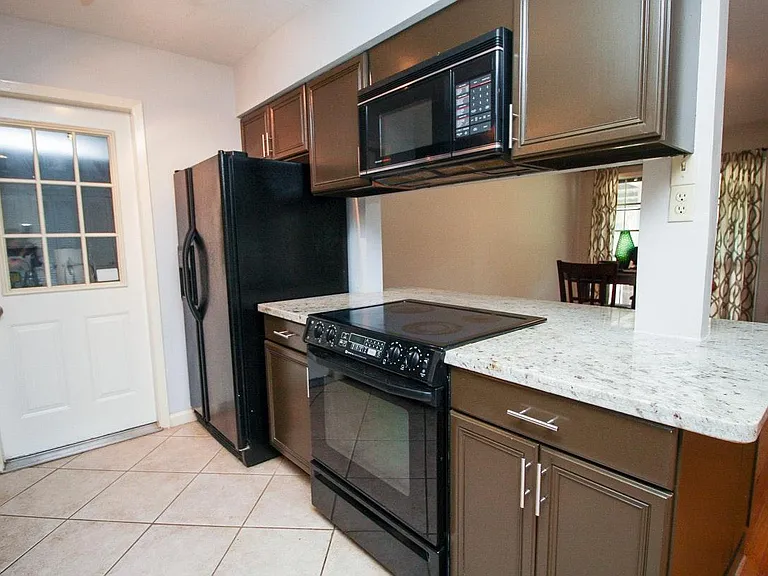 2307 Ansbury Dr — Photo 7