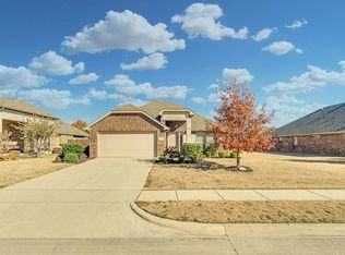115 Lacy Oak Ln, Waxahachie, TX 75165