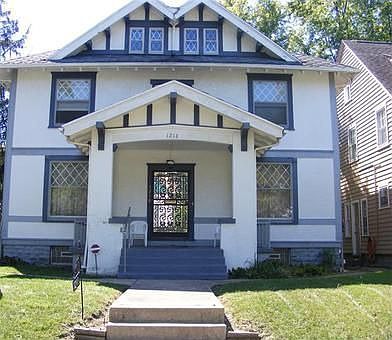 1st image of 1218 W Grand Ave