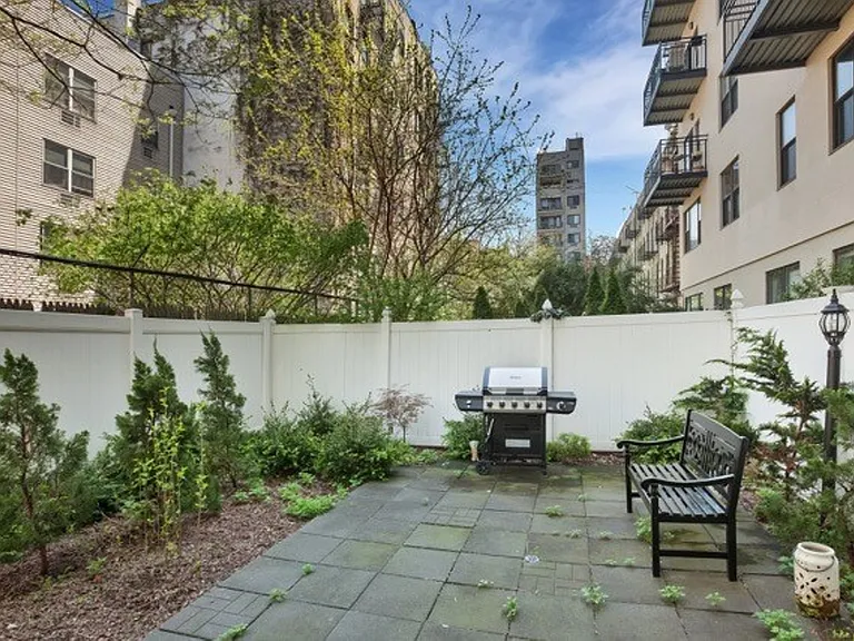 225 E 111th St #2B — Photo 7