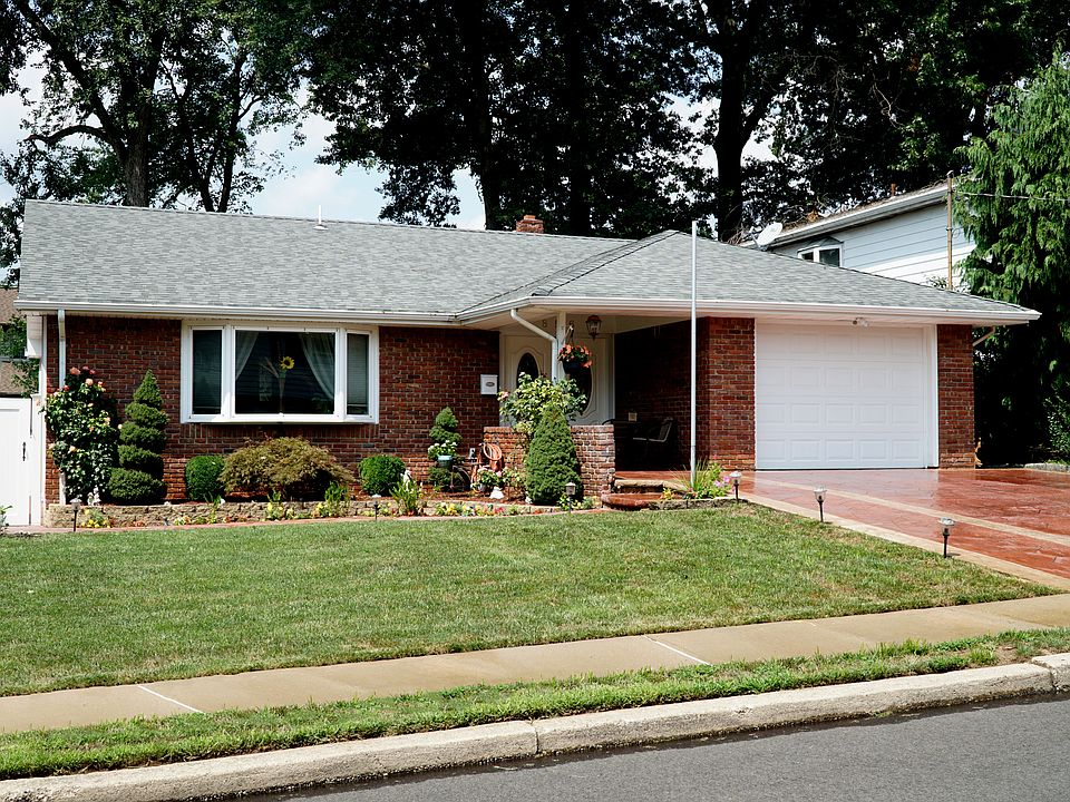 2nd image of 856 Ray Ave