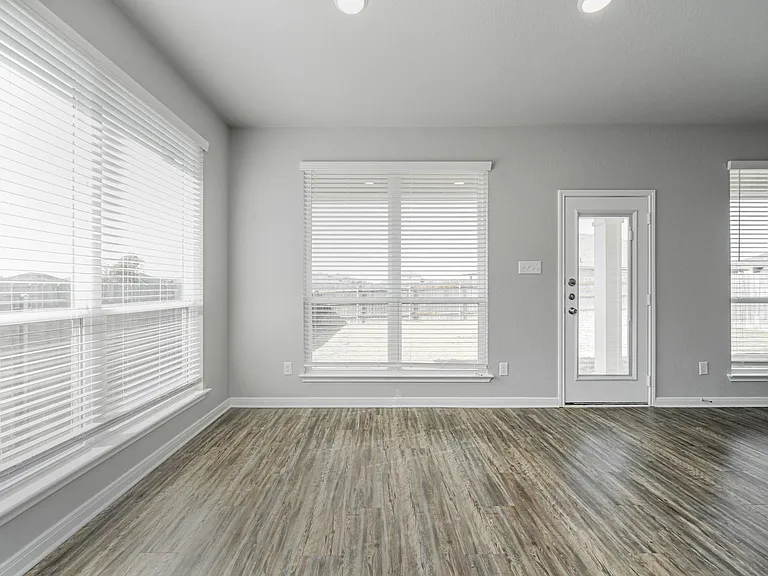 8227 Blue Field Dr — Photo 15