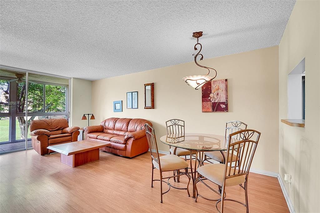 9261 Sunrise Lakes Blvd #201