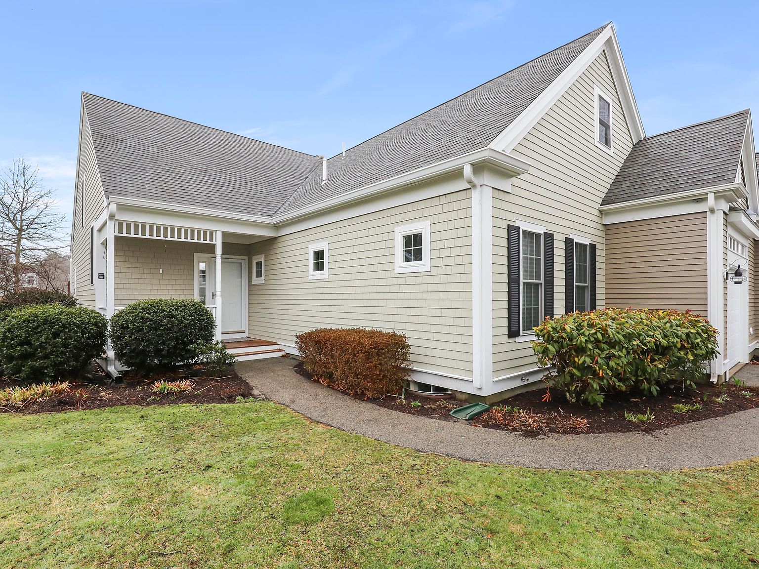 2 Amberwood Court UNIT 2