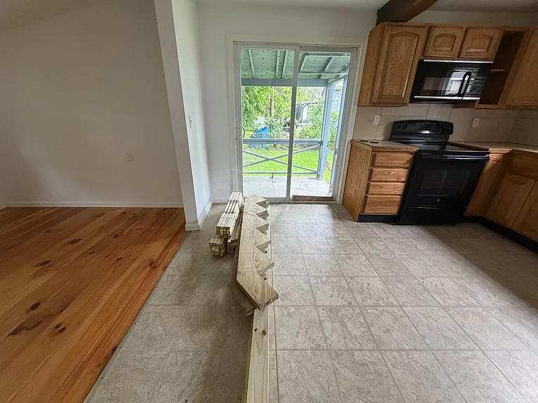 113 Spencer Ave — Photo 4
