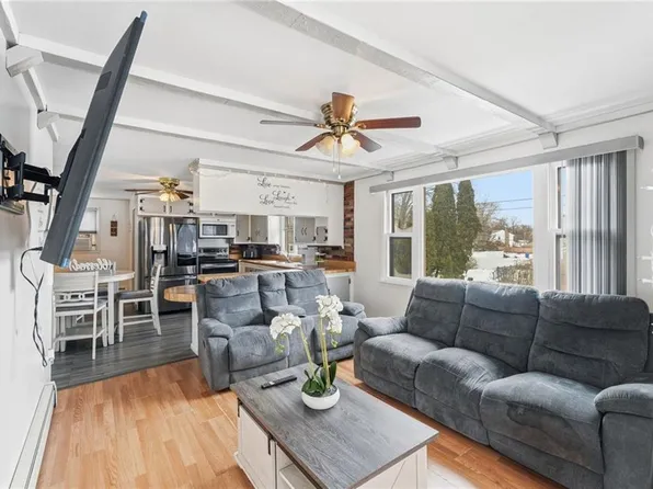17 Bellaire Ave, West Warwick, RI 02893