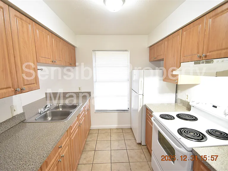 6618 N Church Ave #D — Photo 13