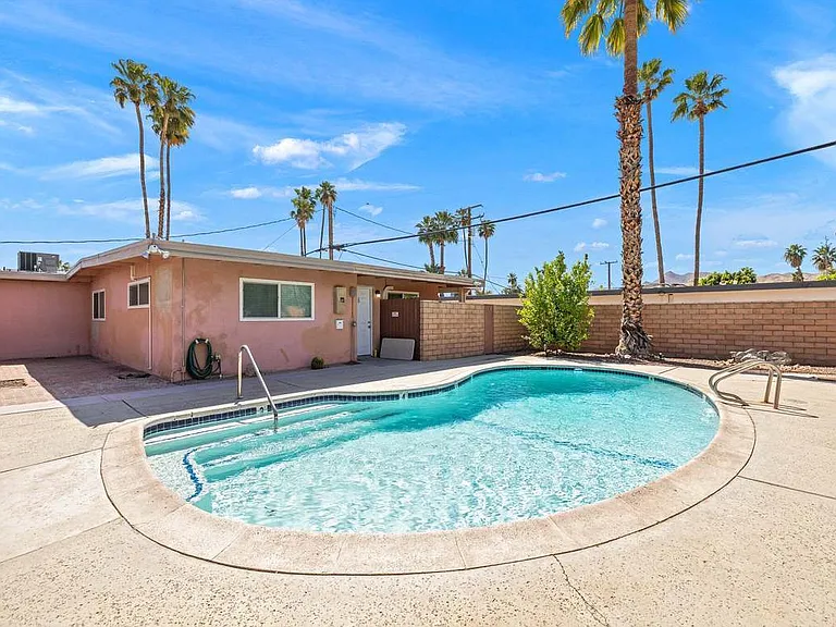 508 Desert View Dr — Photo 16
