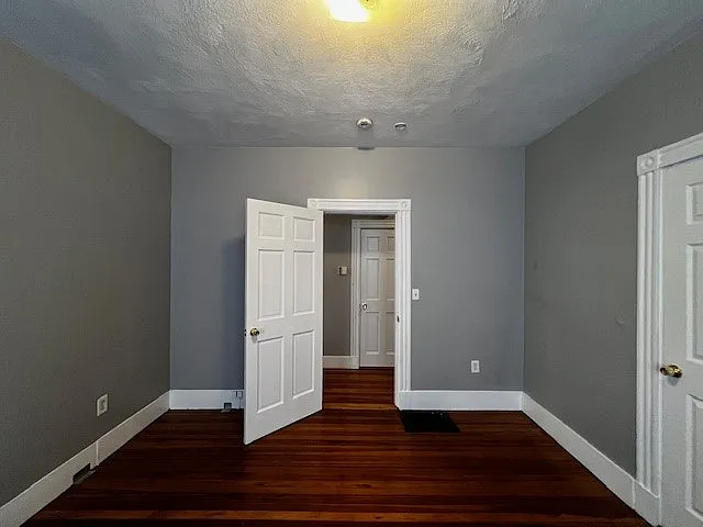 11 Sunset St #1 — Photo 13