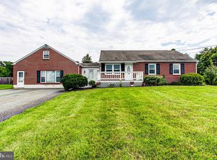 1883 Hoffmansville Rd, Frederick, PA 19435