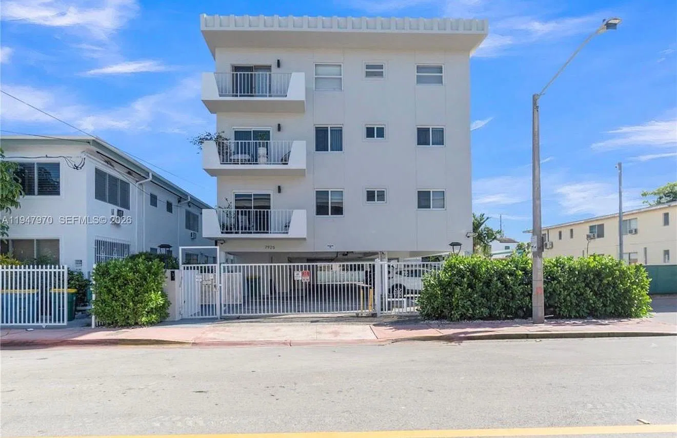 Carlyle Ave, Miami Beach — Photo 2