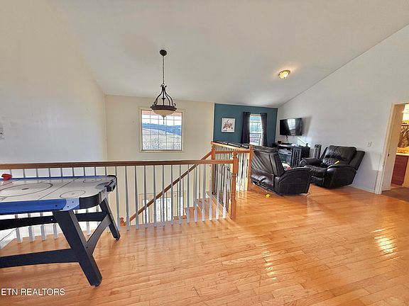 5th image of 315 Rowlett Trl