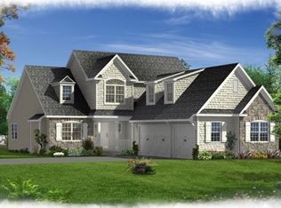 27 Blackstone Way, Le Claire, IA 52753