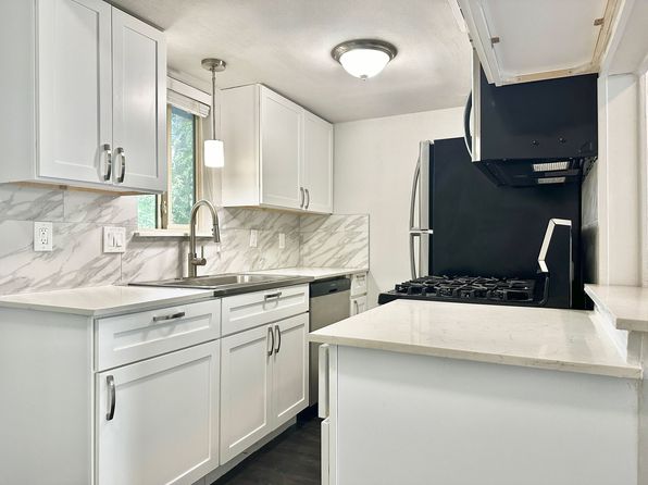 2017 Bluebonnet Ln APT 215