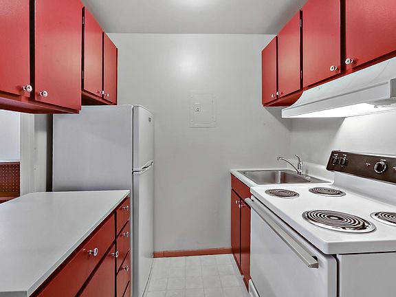 5th image of 5515 15th Ave NE APT 206
