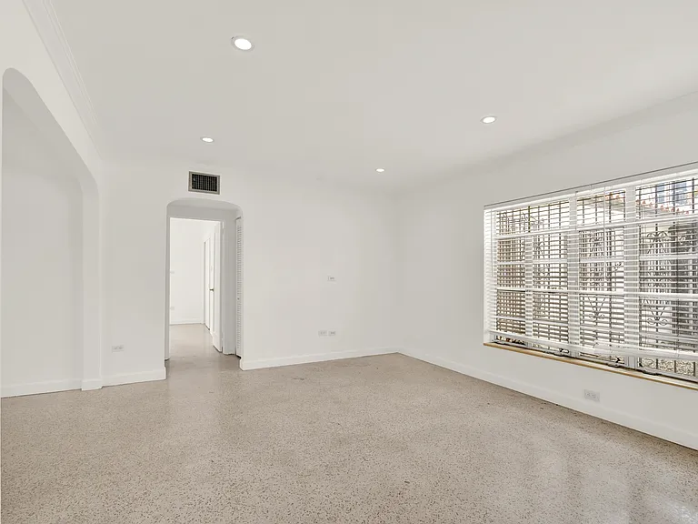 330 Madeira Ave #3 — Photo 2