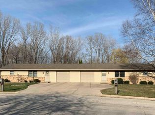 1358 Sunray Ln, Green Bay, WI 54313